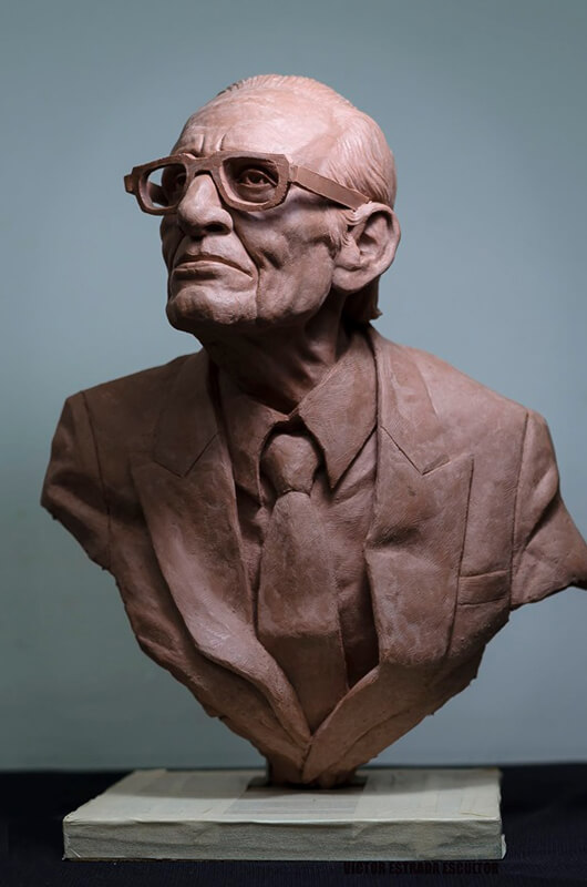 Marco Aurelio Denegri escultura Victor Estrada