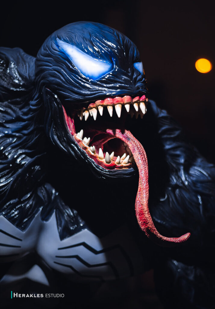 Venom Statue Life Size - Herakles Estudio de Escultura. Estatua tamaño real en fibra de vidrio
