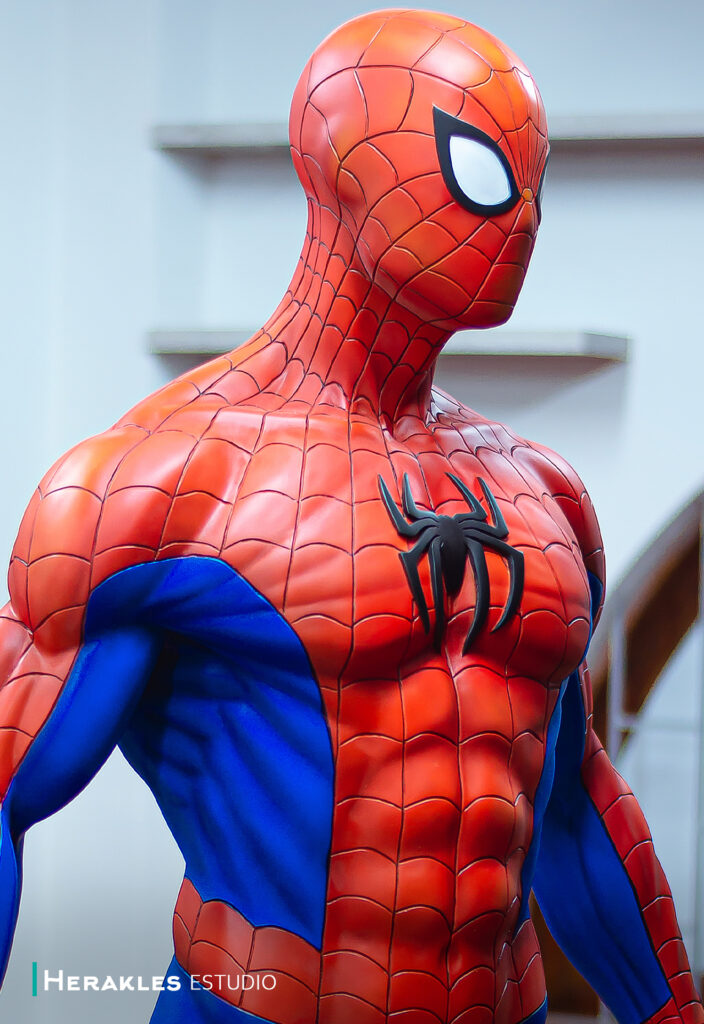 Spiderman sculpture Herakles Estudio de Escultura. Estatua tamaño real en fibra de vidrio
